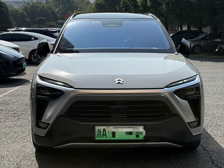 Фото 2 - Nio ES8