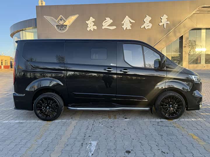 Фото 3 - Ford Tourneo