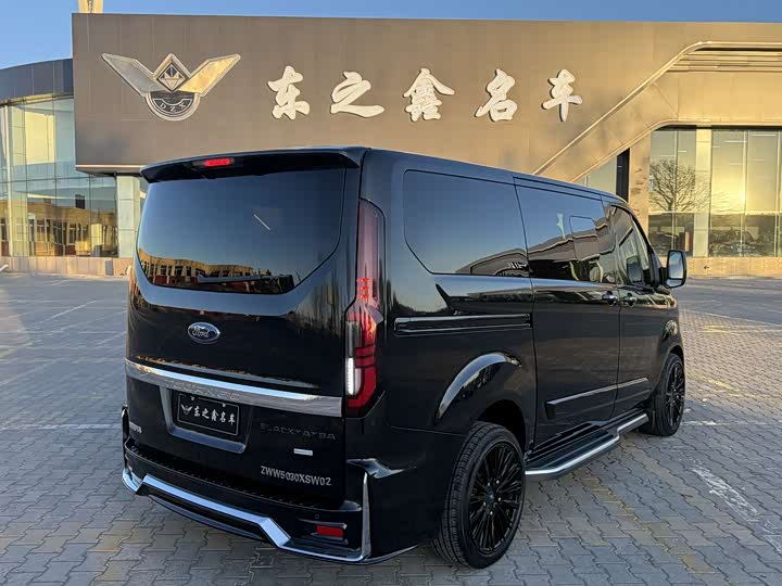 Фото 5 - Ford Tourneo