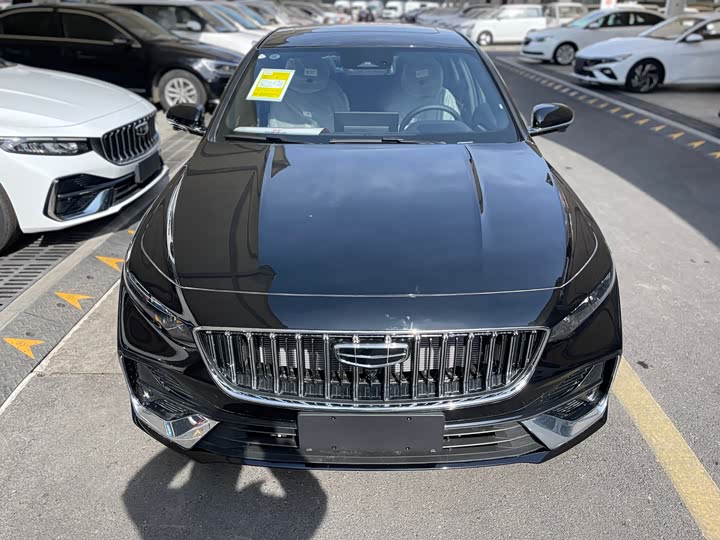 Фото 2 - Geely Preface