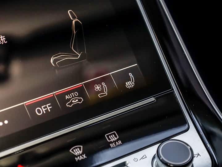 Фото 2 - Audi Q7