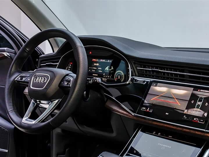 Фото 3 - Audi Q7