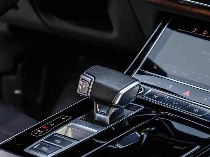 Фото 4 - Audi Q7