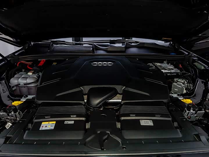 Фото 7 - Audi Q7