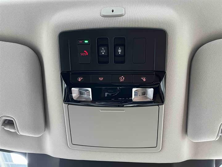 Photo 8 - Nissan Pathfinder