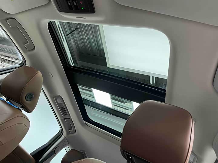 Photo 9 - Nissan Pathfinder