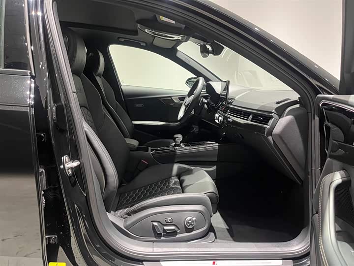 Фото 9 - Audi RS 4