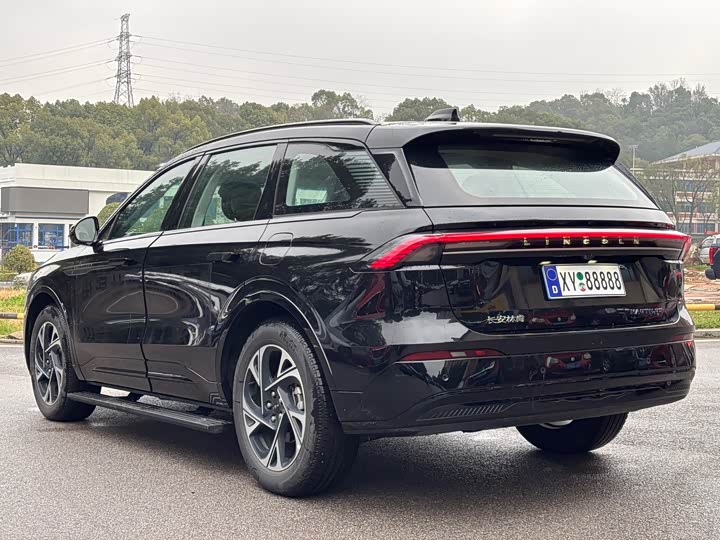 Фото 3 - Lincoln Nautilus