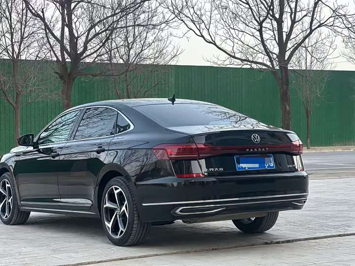 Фото 7 - Volkswagen Passat