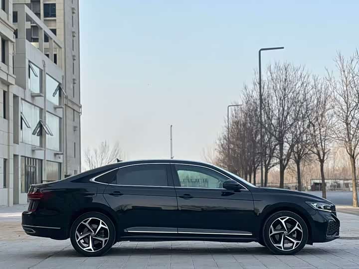Фото 9 - Volkswagen Passat