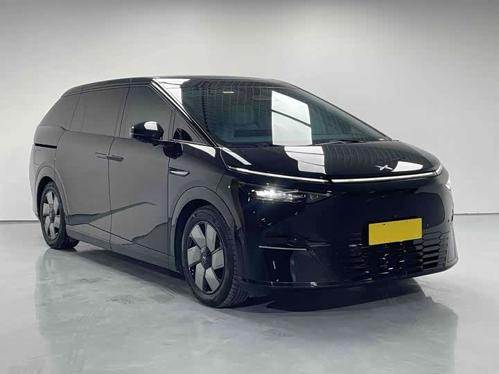 Фото 3 - XPeng X9