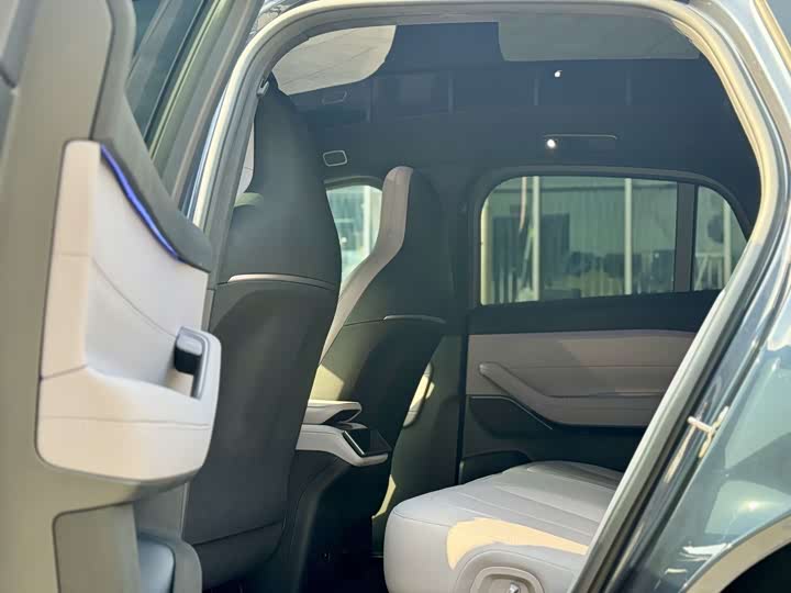 Фото 8 - Nio EC6