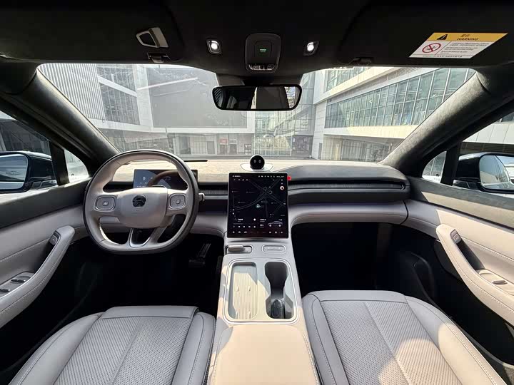 Фото 9 - Nio EC6