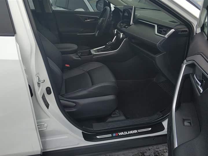 Photo 8 - Toyota Wildlander