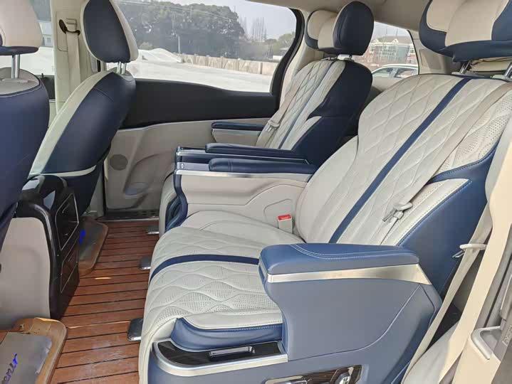 Фото 6 - Buick GL8 ES