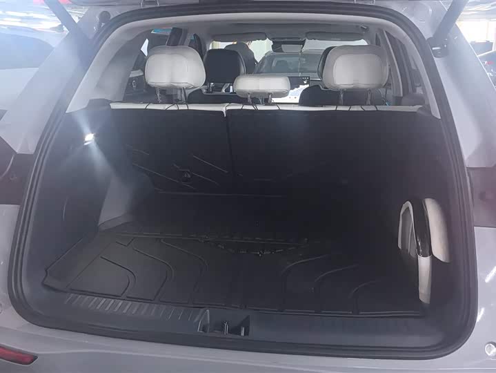 Photo 4 - Geely Galaxy E5