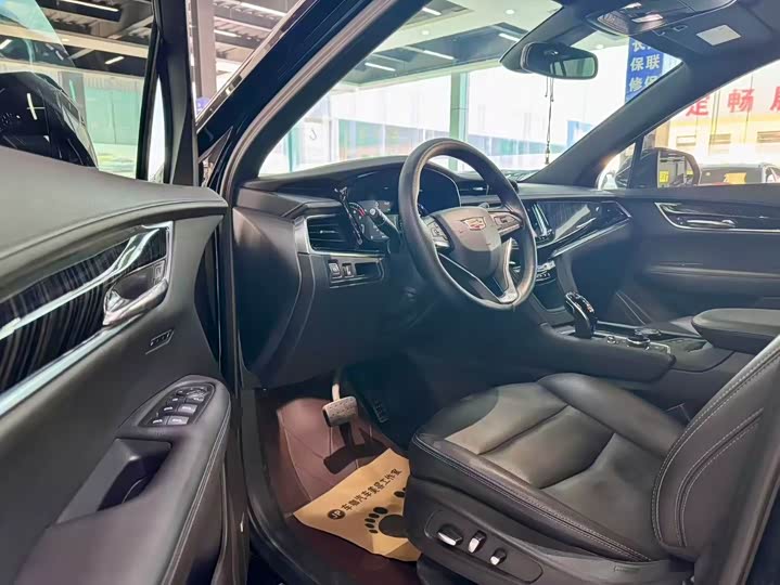 Фото 5 - Cadillac XT6