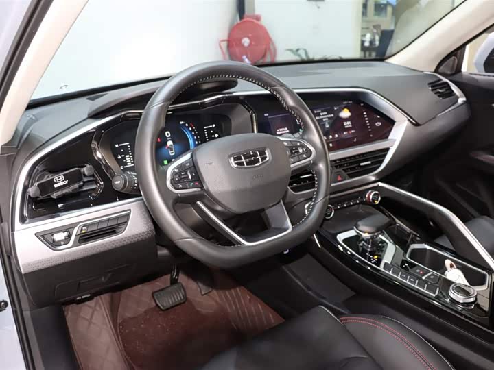 Фото 9 - Geely Tugella S