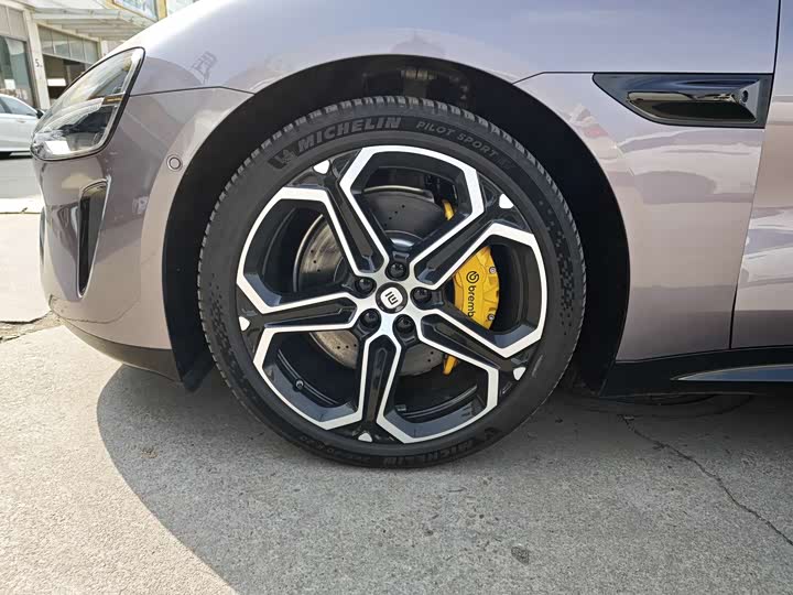 Фото 7 - Xiaomi SU7