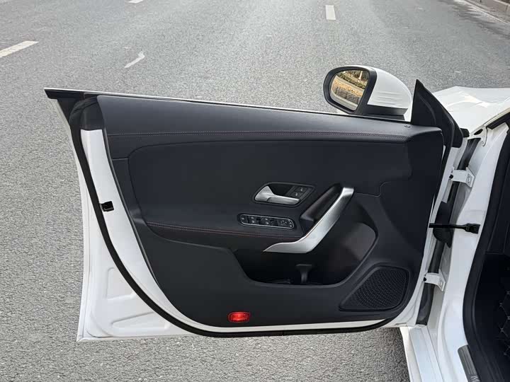 Фото 6 - Mercedes-Benz CLA-Class