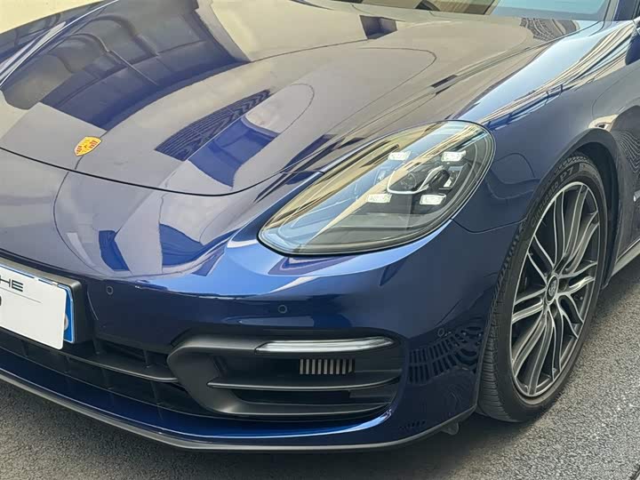 Фото 2 - Porsche Panamera