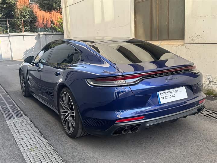 Фото 7 - Porsche Panamera