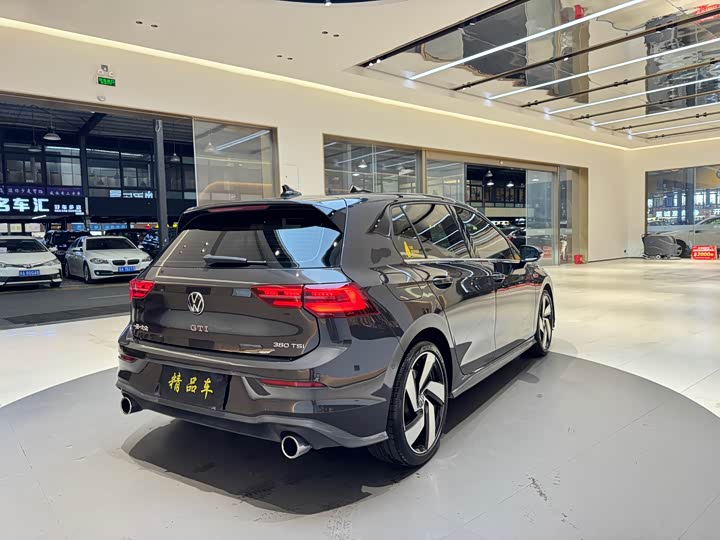 Фото 6 - Volkswagen Golf GTI