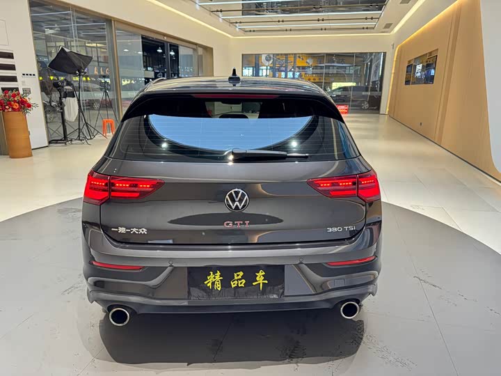 Фото 7 - Volkswagen Golf GTI