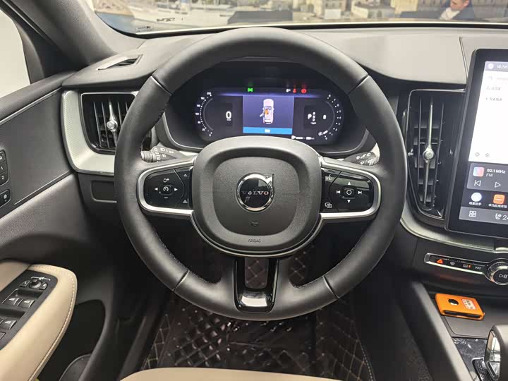 Фото 5 - Volvo XC60
