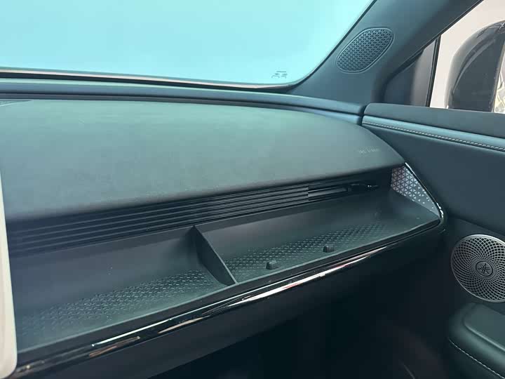 Фото 9 - Toyota bZ3X