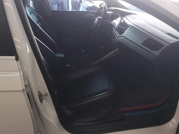 Фото 8 - Volkswagen Polo