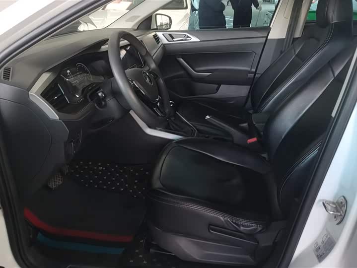 Фото 9 - Volkswagen Polo