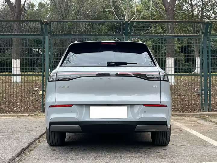 Фото 8 - Geely Galaxy E5