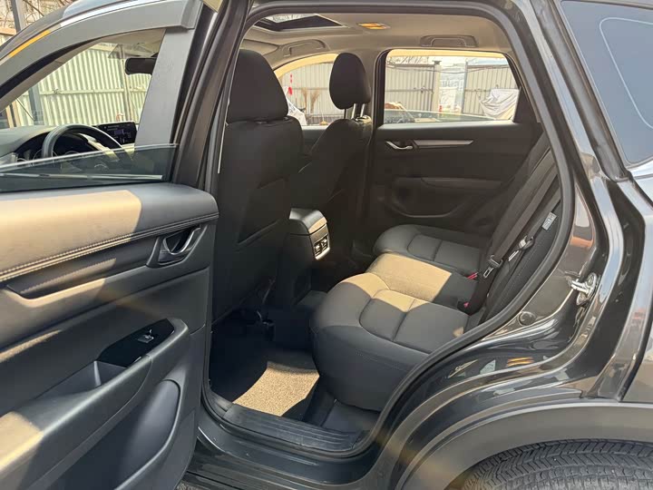 Photo 5 - Mazda CX-5