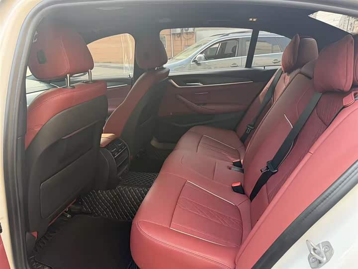 Фото 5 - BMW 5 Series