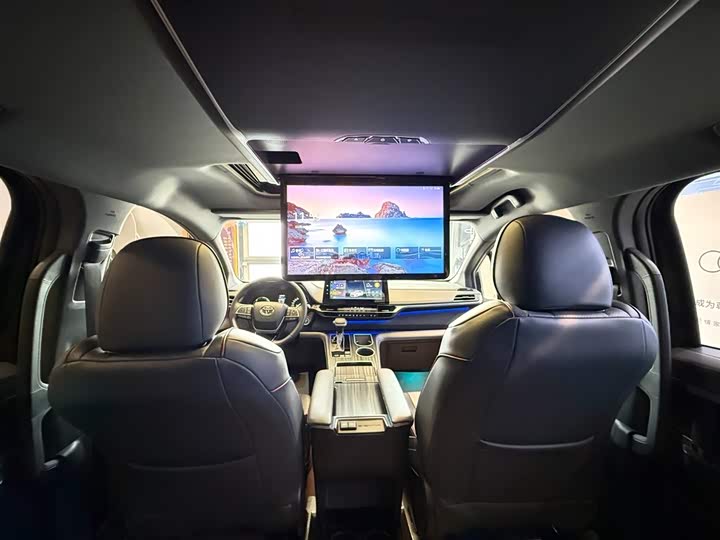 Фото 6 - Toyota Sienna