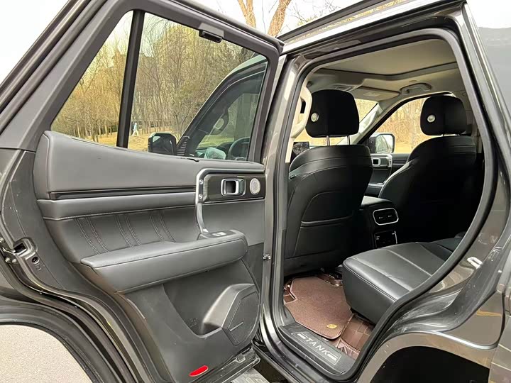 Фото 7 - Tank 400