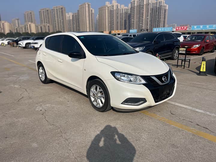 Фото 3 - Nissan Tiida