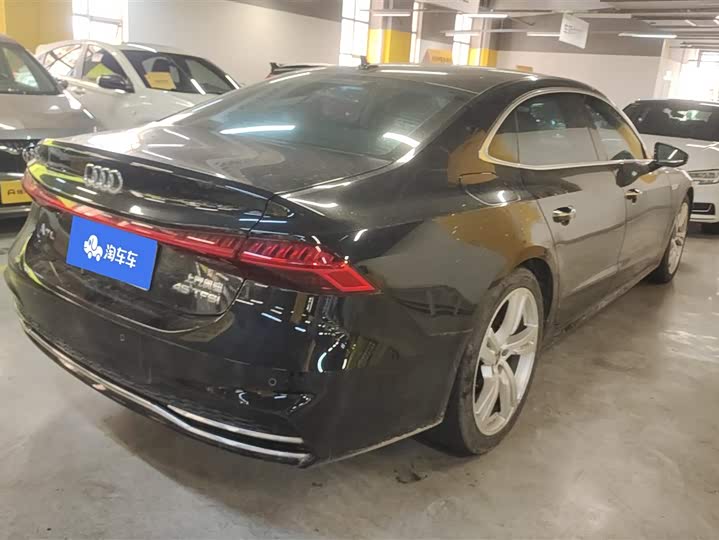 Фото 3 - Audi A7L