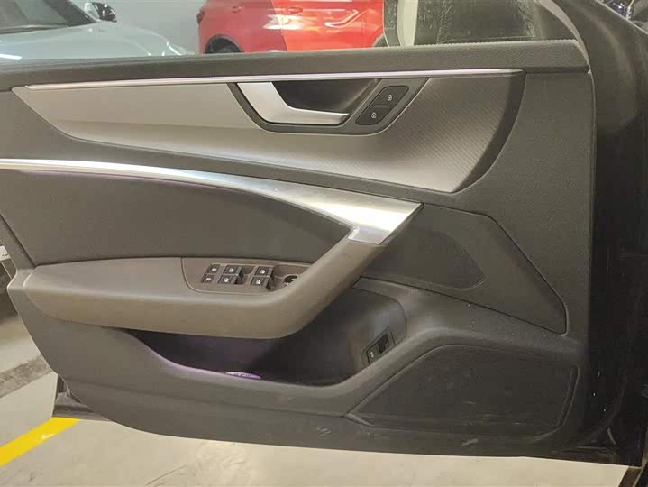 Фото 7 - Audi A7L