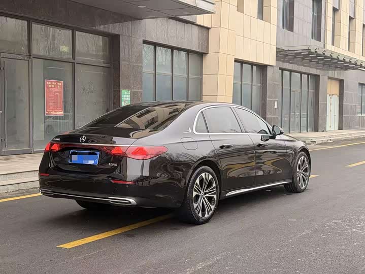 Фото 6 - Mercedes-Benz E-Class