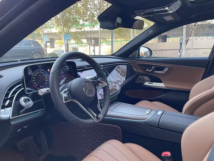 Фото 7 - Mercedes-Benz E-Class