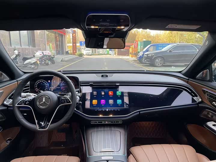 Фото 9 - Mercedes-Benz E-Class