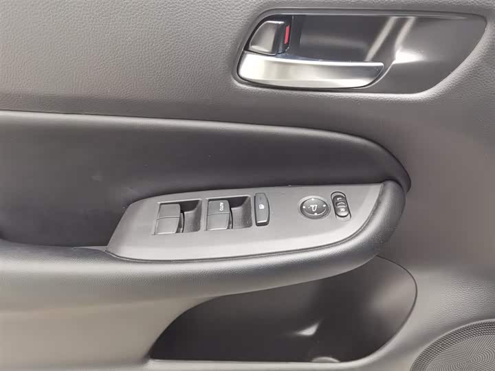 Фото 9 - Honda Life