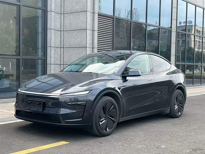 Фото 1 - Tesla Model Y