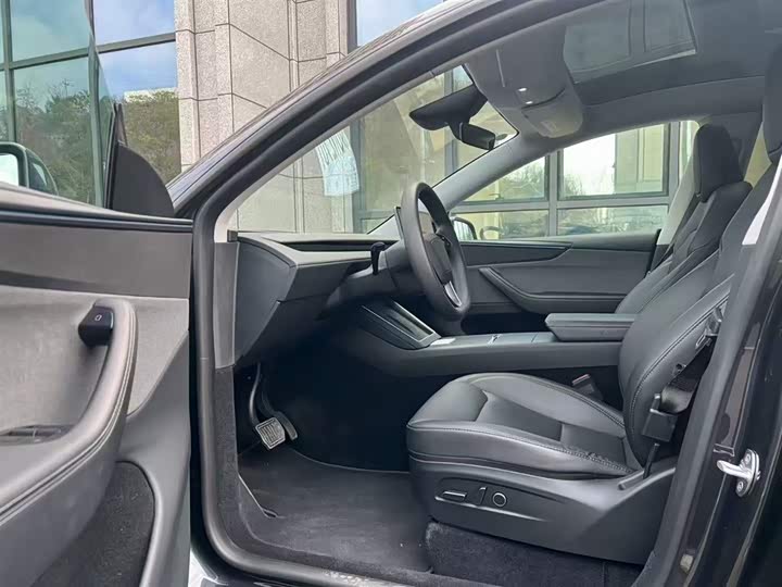 Фото 4 - Tesla Model Y