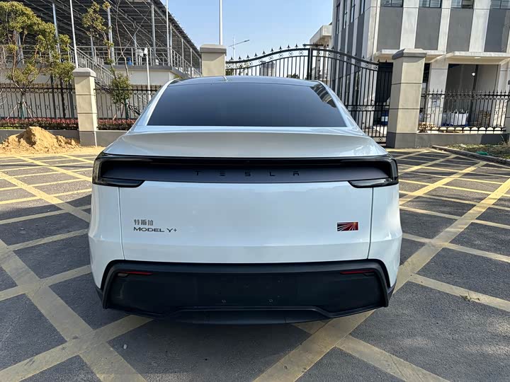 Фото 4 - Tesla Model Y
