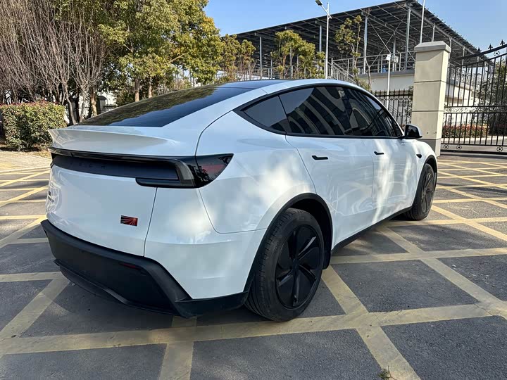 Фото 6 - Tesla Model Y