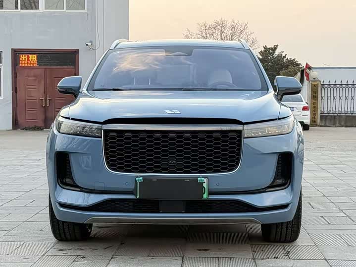 Фото 2 - LiXiang One