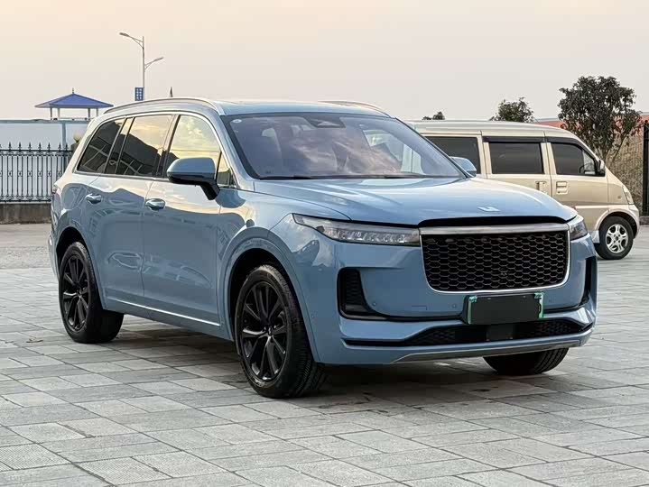 Фото 3 - LiXiang One